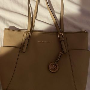 Michael kors tote